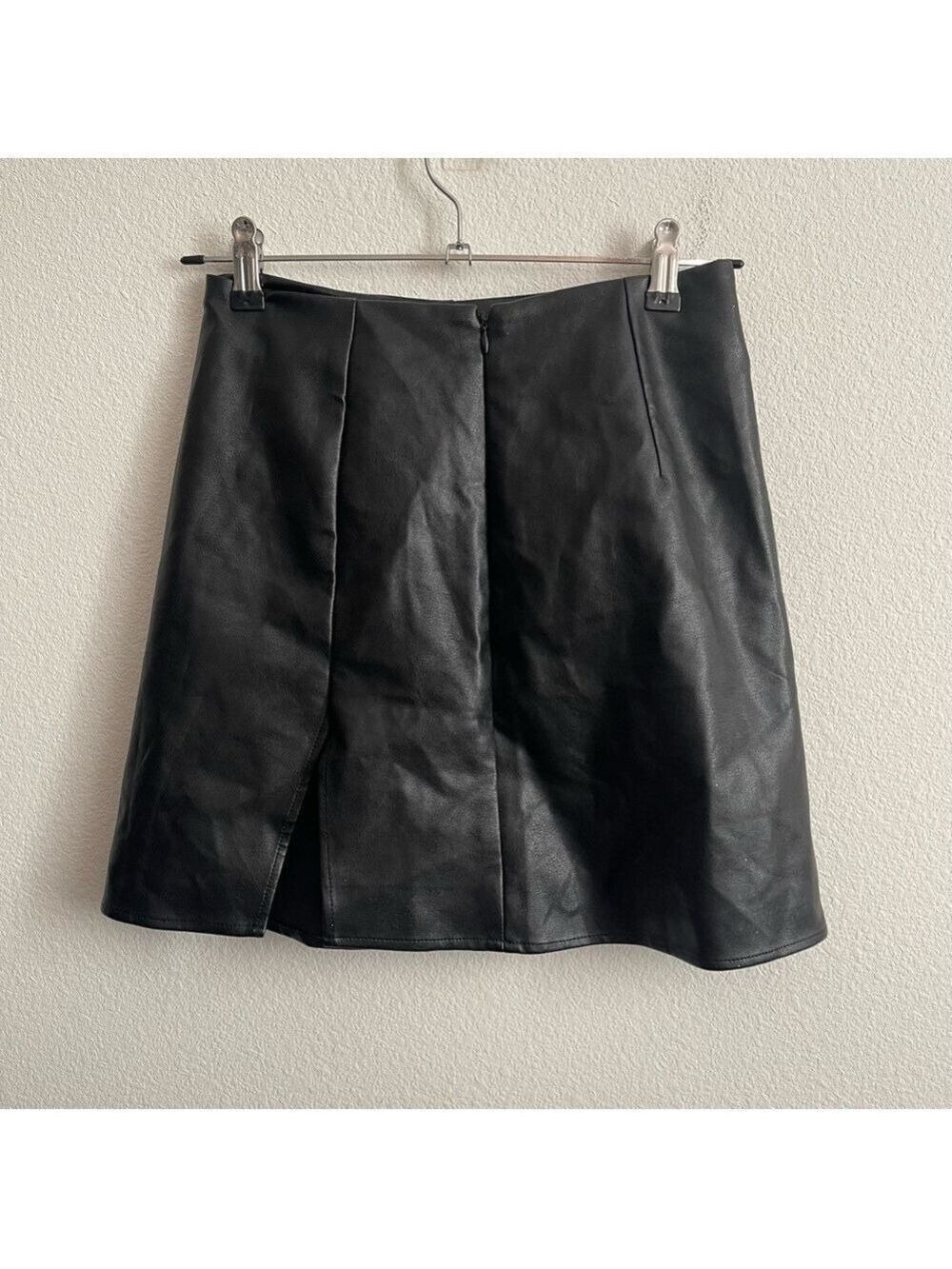 Women’s Beige BoTany Vintage Black Vegan Leather Skirt Size Small! - Picture 4 of 7